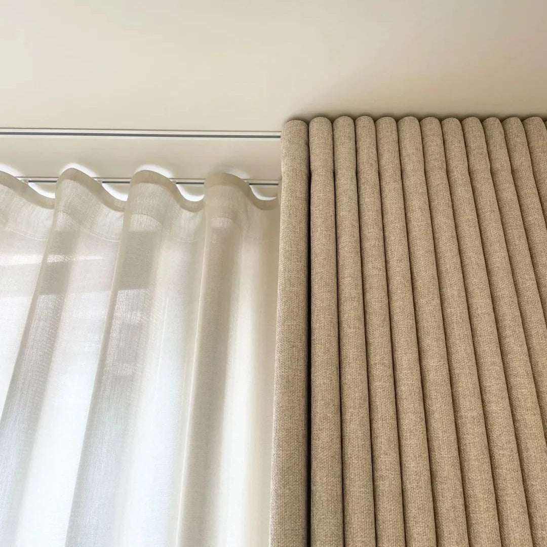 Ripple fold curtain header